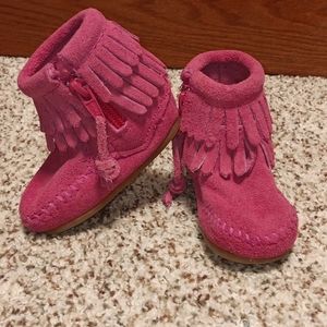 Minnetonka boots, Infant size 1, hot pink